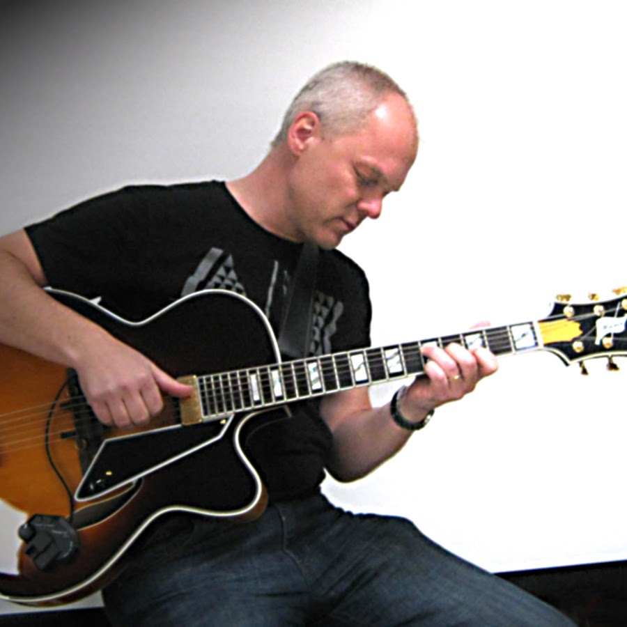 Matt Otten with Bobbys backing tracks